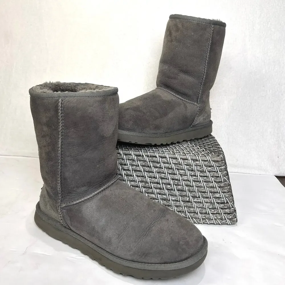 UGG Australia Classic Short Gray Sheepskin Boots Women Size 9 S/N 5826